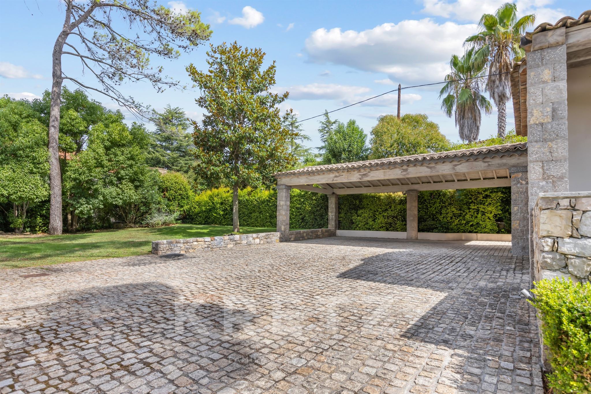 Villa au cœur de saint Basile à Mougins avec Piscine de Bali