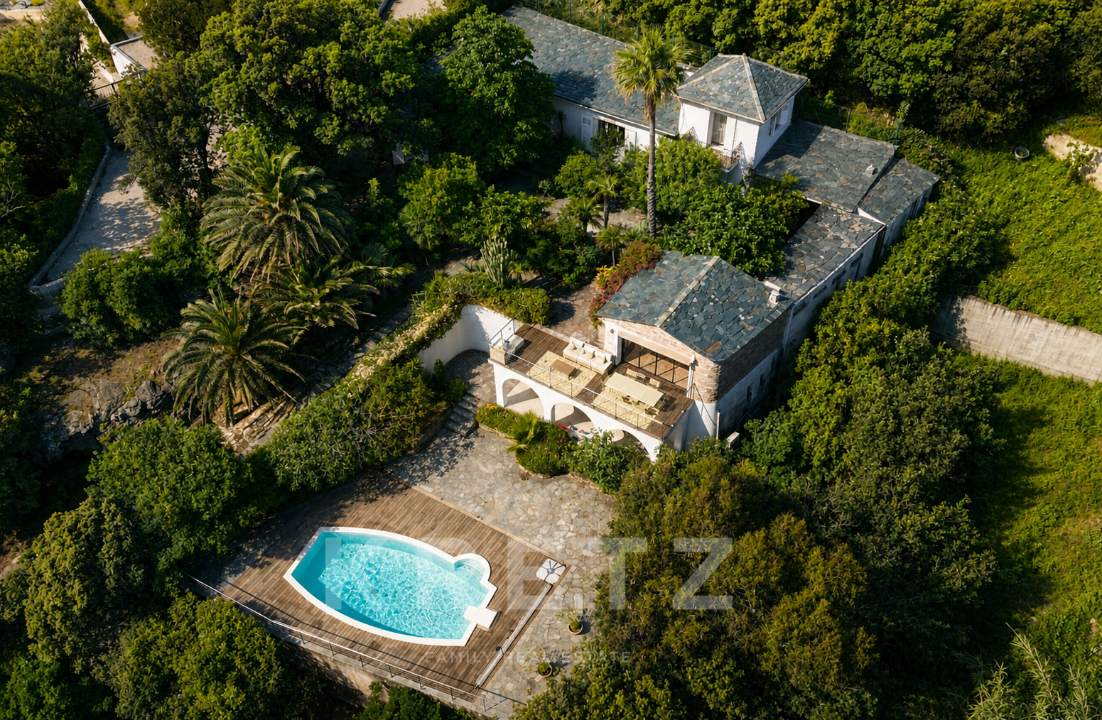 Beachfront villa - Private pool and cove