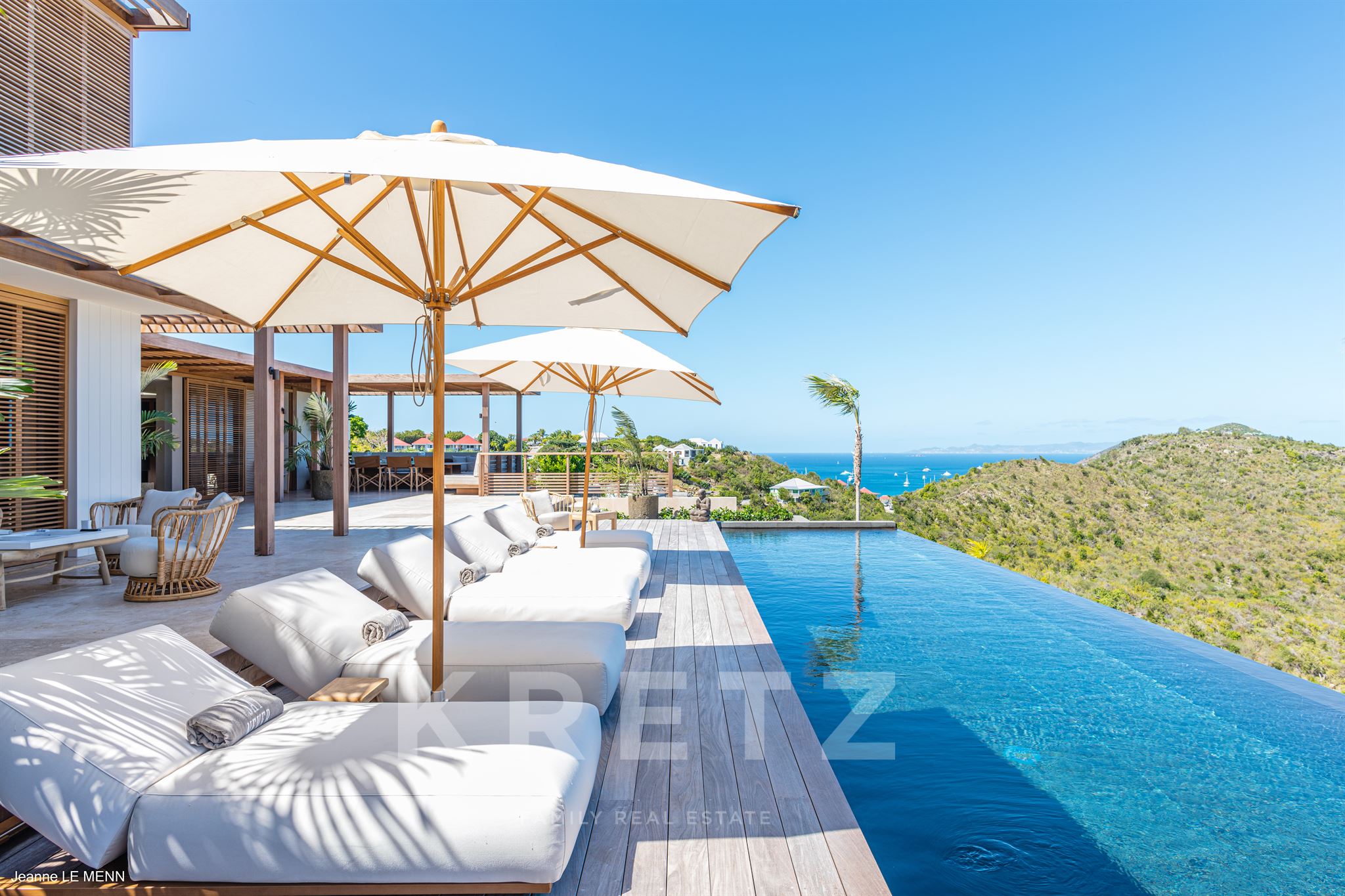 Architect-designed villa with panoramic view of Saint Jean